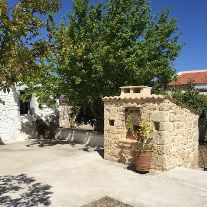 Aνεξάρτητη Παραδοσιακή Πέτρινη Κατοικία Corinth Luaran gambar