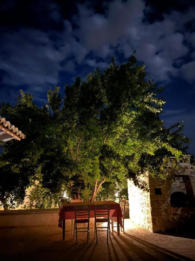 Aνεξάρτητη Παραδοσιακή Πέτρινη Κατοικία Corinth Luaran gambar