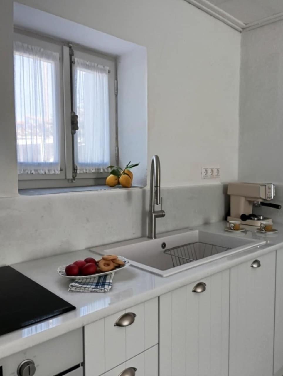 Aνεξάρτητη Παραδοσιακή Πέτρινη Κατοικία Corinth Luaran gambar