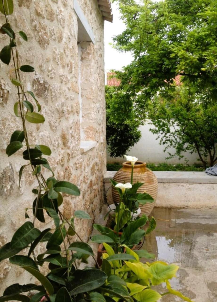 Aνεξάρτητη Παραδοσιακή Πέτρινη Κατοικία Corinth Luaran gambar